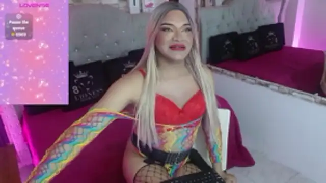 Sophia hott01 online show from December 22, 12:46 pm