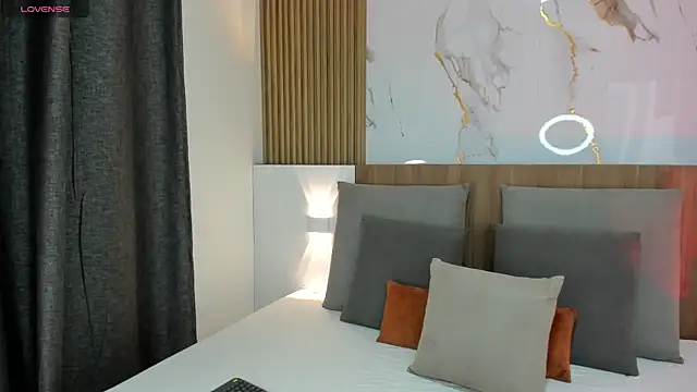 Snapshot of cristal_priincess chatting on November 5, 3:23 pm cristal priincess online show from November 5, 3:23 pm