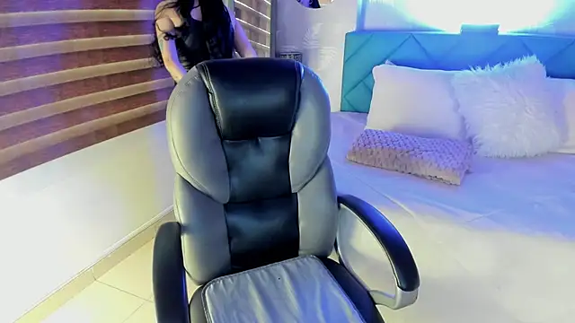 Antonela vargas online show from March 18, 12:30 pm