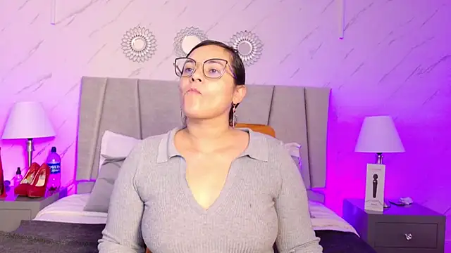 Snapshot of Michell_Monet chatting on July 8, 12:20 pm Michell Monet online show from July 8, 12:20 pm