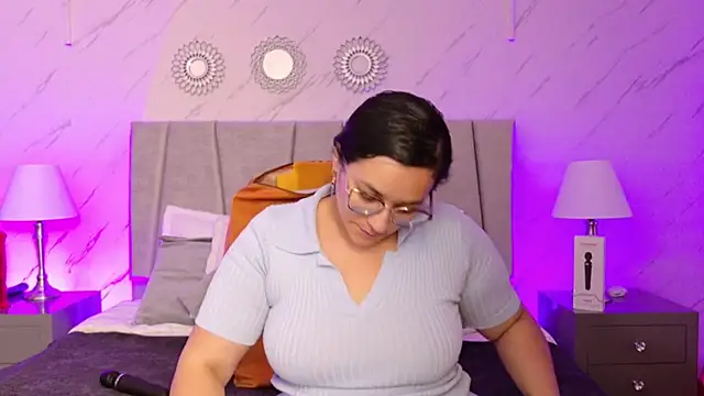 Snapshot of Michell_Monet chatting on July 9, 11:58 am Michell Monet online show from July 9, 11:58 am