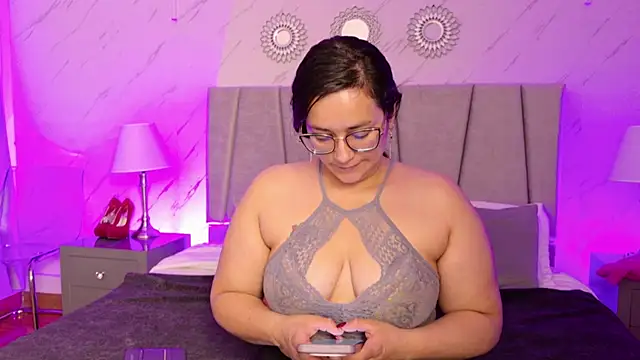 Snapshot of Michell_Monet chatting on July 15, 2:44 pm Michell Monet online show from July 15, 2:44 pm