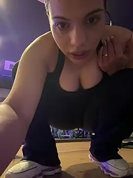 Snapshot of Anavalle chatting on April 24, 7:05 pm Anavalle online show from April 24, 7:05 pm