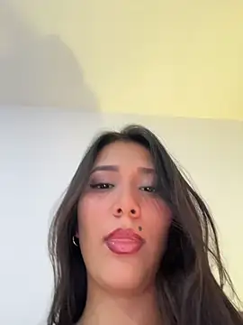 IsabellaJoness  online show from February 26, 4:28 pm