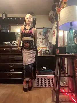 blondebarbiebae online show from April 14, 4:02 pm