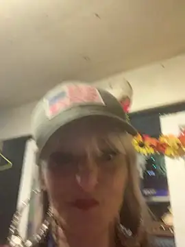 Snapshot of blondebarbiebae chatting on May 13, 9:55 pm blondebarbiebae online show from May 13, 9:55 pm