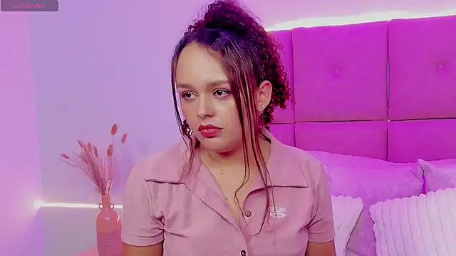 Snapshot of CamilaGomez149 chatting on May 10, 1:55 am CamilaGomez149 online show from May 10, 1:55 am