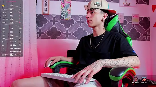 Skinny batman online show from December 22, 8:17 pm