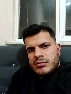 Snapshot of kadiirsekercii chatting on December 19, 12:28 am kadiirsekercii online show from December 19, 12:28 am