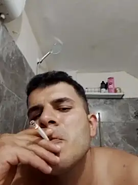 Snapshot of kadiirsekercii chatting on June 15, 7:32 am kadiirsekercii online show from June 15, 7:32 am