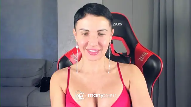 Snapshot of Angel_iam chatting on April 29, 6:03 pm Angel iam online show from April 29, 6:03 pm
