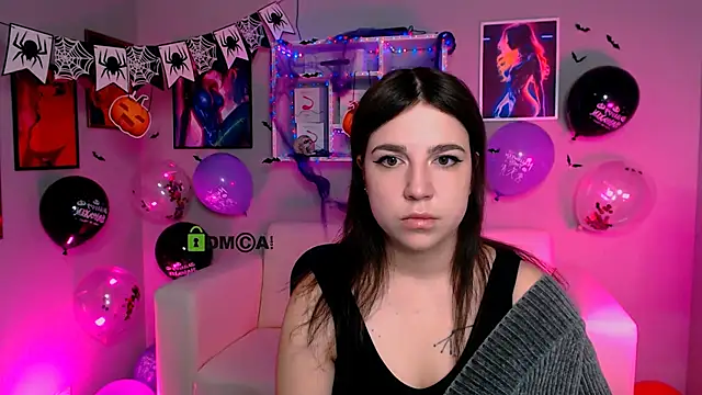 justcamila  online show from October 21, 11:44 am