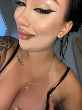 Snapshot of kiss_Lissa chatting on July 7, 7:23 am kiss Lissa online show from July 7, 7:23 am