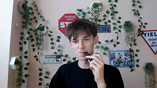 Snapshot of Hoot_Dude_ chatting on October 6, 10:34 am Hoot Dude  online show from October 6, 10:34 am