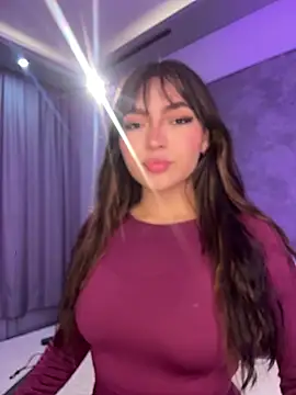Samantha Hans online show from July 9, 8:35 pm