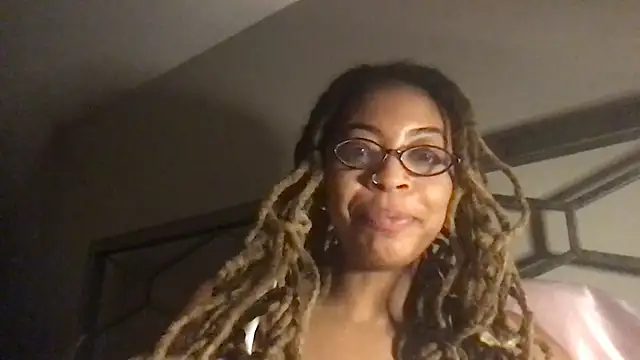 Snapshot of lilmisssunshine_ chatting on September 25, 7:56 am lilmisssunshine  online show from September 25, 7:56 am