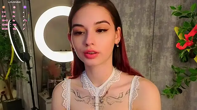 LunaraRada online show from February 3, 7:19 pm