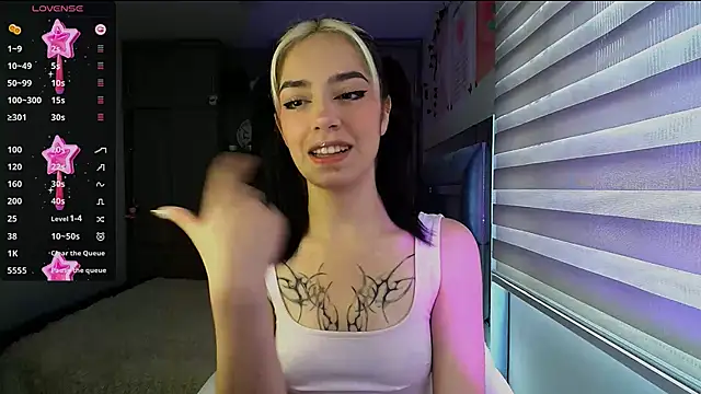 Snapshot of Kittyross chatting on November 26, 5:14 pm Kittyross online show from November 26, 5:14 pm