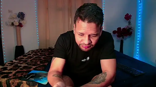 LucasGaeel online show from April 12, 12:54 pm