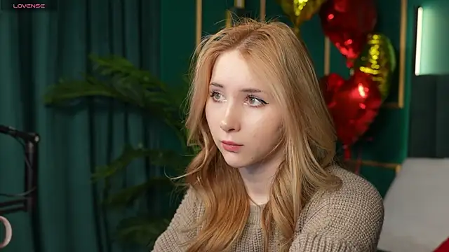 LiraKink online show from February 6, 3:55 am