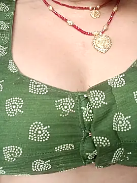 Snapshot of Hot_rieal6 chatting on February 20, 4:53 am Hot rieal6 online show from February 20, 4:53 am