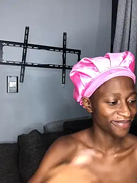 Snapshot of Caramel102004 chatting on February 10, 11:31 pm Caramel102004 online show from February 10, 11:31 pm