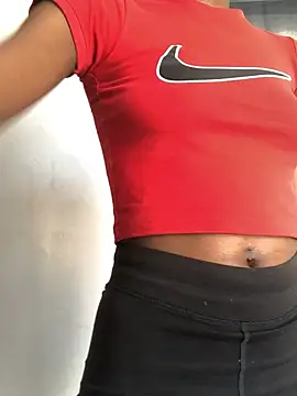 Snapshot of Caramel102004 chatting on February 20, 8:27 am Caramel102004 online show from February 20, 8:27 am