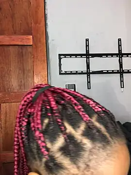 Snapshot of Caramel102004 chatting on March 18, 9:45 am Caramel102004 online show from March 18, 9:45 am