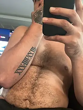 Snapshot of Moisesjrtapia chatting on November 19, 10:21 pm Moisesjrtapia online show from November 19, 10:21 pm