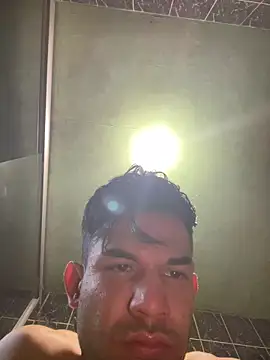 Snapshot of Moisesjrtapia chatting on June 22, 4:37 pm Moisesjrtapia online show from June 22, 4:37 pm