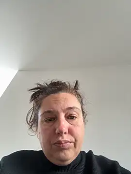 Snapshot of Eleanorxx chatting on October 6, 8:56 am Eleanorxx online show from October 6, 8:56 am