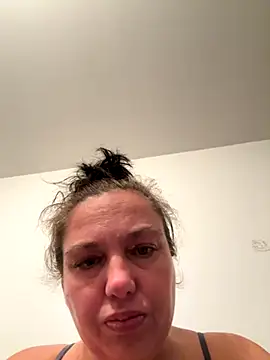 Snapshot of Eleanorxx chatting on October 28, 8:55 pm Eleanorxx online show from October 28, 8:55 pm