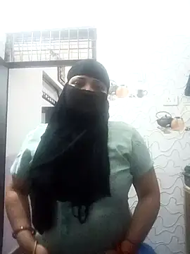 Snapshot of House_Wife19 chatting on October 5, 1:53 pm House Wife19 online show from October 5, 1:53 pm