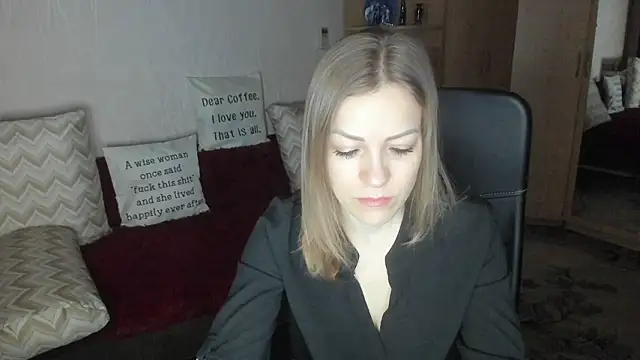 Tiffany Bates online show from February 4, 3:23 am