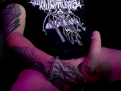 Snapshot of Sinner___ chatting on September 30, 10:59 pm Sinner    online show from September 30, 10:59 pm