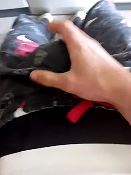 ruiiizz online show from April 6, 9:43 am