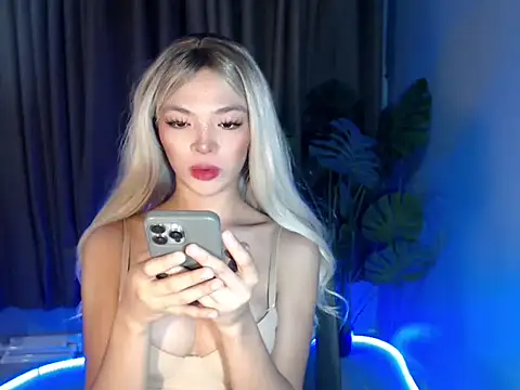 Snapshot of Asian_briee143xx chatting on April 16, 4:30 pm Asian briee143xx online show from April 16, 4:30 pm