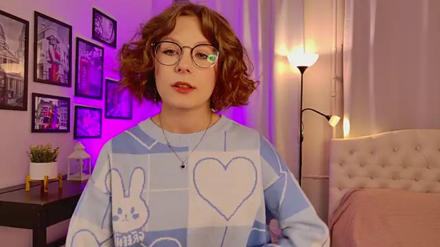 Bubblegum Babe  online show from September 30, 8:14 pm