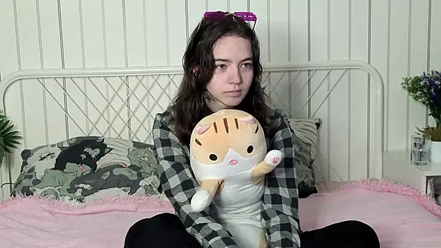 TarahCayne online show from October 14, 8:59 am