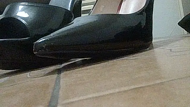 vanessadeesse online show from March 8, 5:17 pm