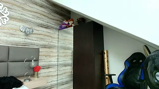 Lovers 21 online show from March 30, 3:51 am