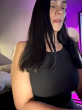 Snapshot of Antonella_Maxwell chatting on May 7, 7:41 pm Antonella Maxwell online show from May 7, 7:41 pm