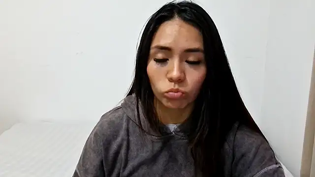 BellaBliss123 online show from October 3, 11:02 pm