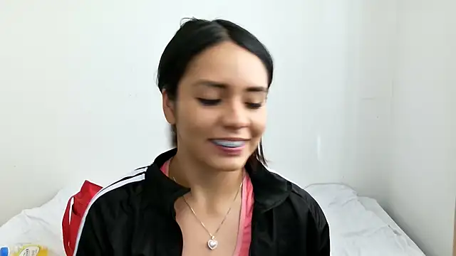 BellaBliss123 online show from October 11, 7:23 pm