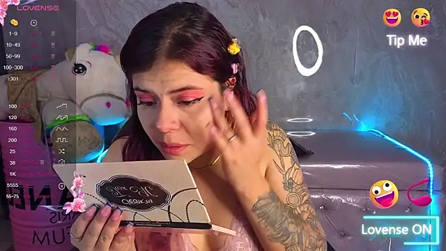 draviana a  online show from February 13, 3:35 am