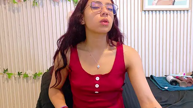 Abrilmirren online show from March 31, 11:10 am