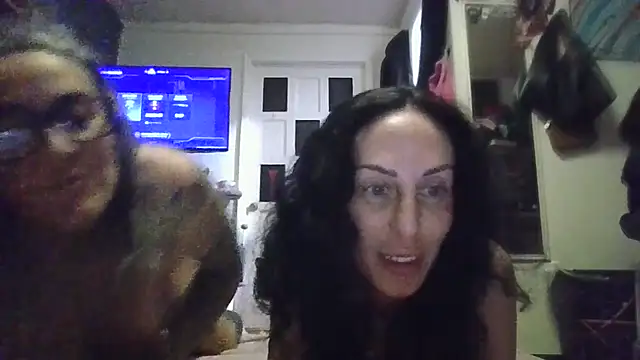 Snapshot of inkdmagz chatting on June 14, 11:51 pm inkdmagz online show from June 14, 11:51 pm