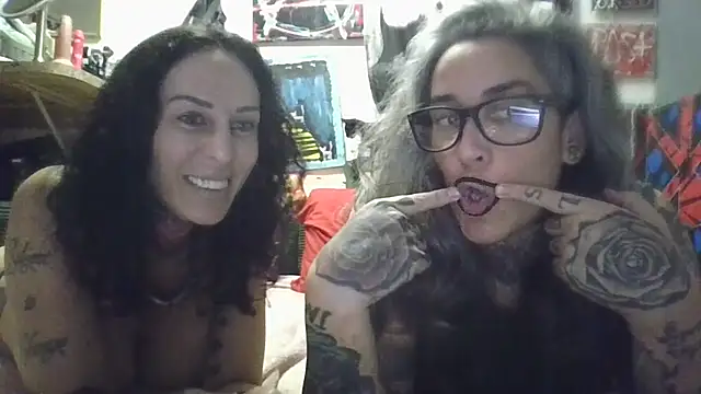 Snapshot of inkdmagz chatting on August 3, 2:43 am inkdmagz online show from August 3, 2:43 am