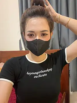 Snapshot of Quynhbabysexy chatting on June 23, 2:37 pm Quynhbabysexy online show from June 23, 2:37 pm