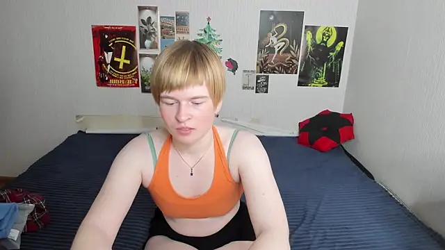 Cattie w  online show from April 1, 1:17 am